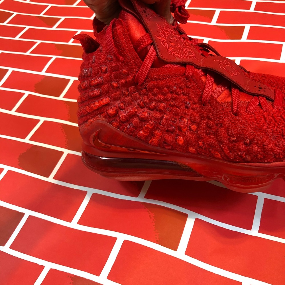 Nike Lebron 17 Red Carpet Gem